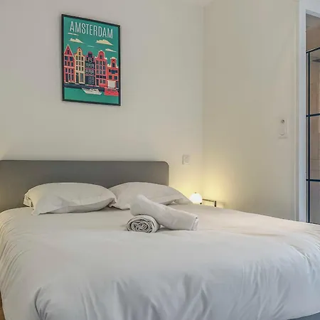 #im The Victoria 10 Apartment